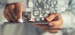 imagem com celular e qrcode em composicao